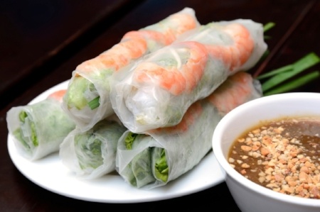 Fresh Spring Rolls with Peanut Sauce